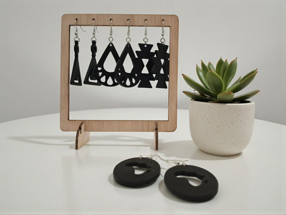 Houten oorhangers in African style made by PAS CREATIONS